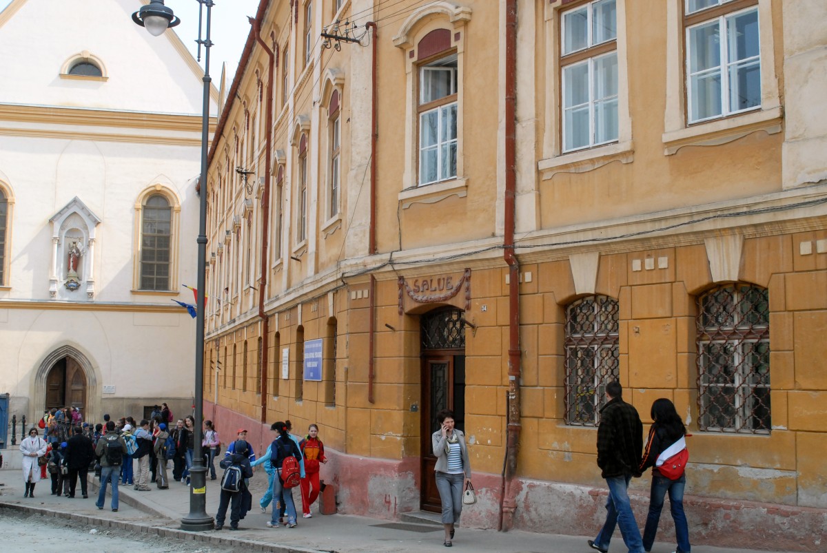 Un investitor a preluat clădirea fostului Liceu Pedagogic și anunță un hotel de lux