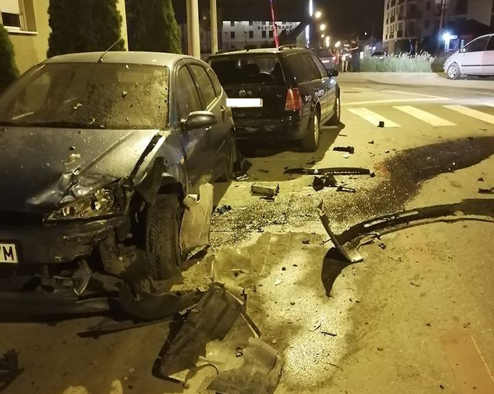 FOTO Trei mașini lovite în Sibiu, de un tânăr neatent