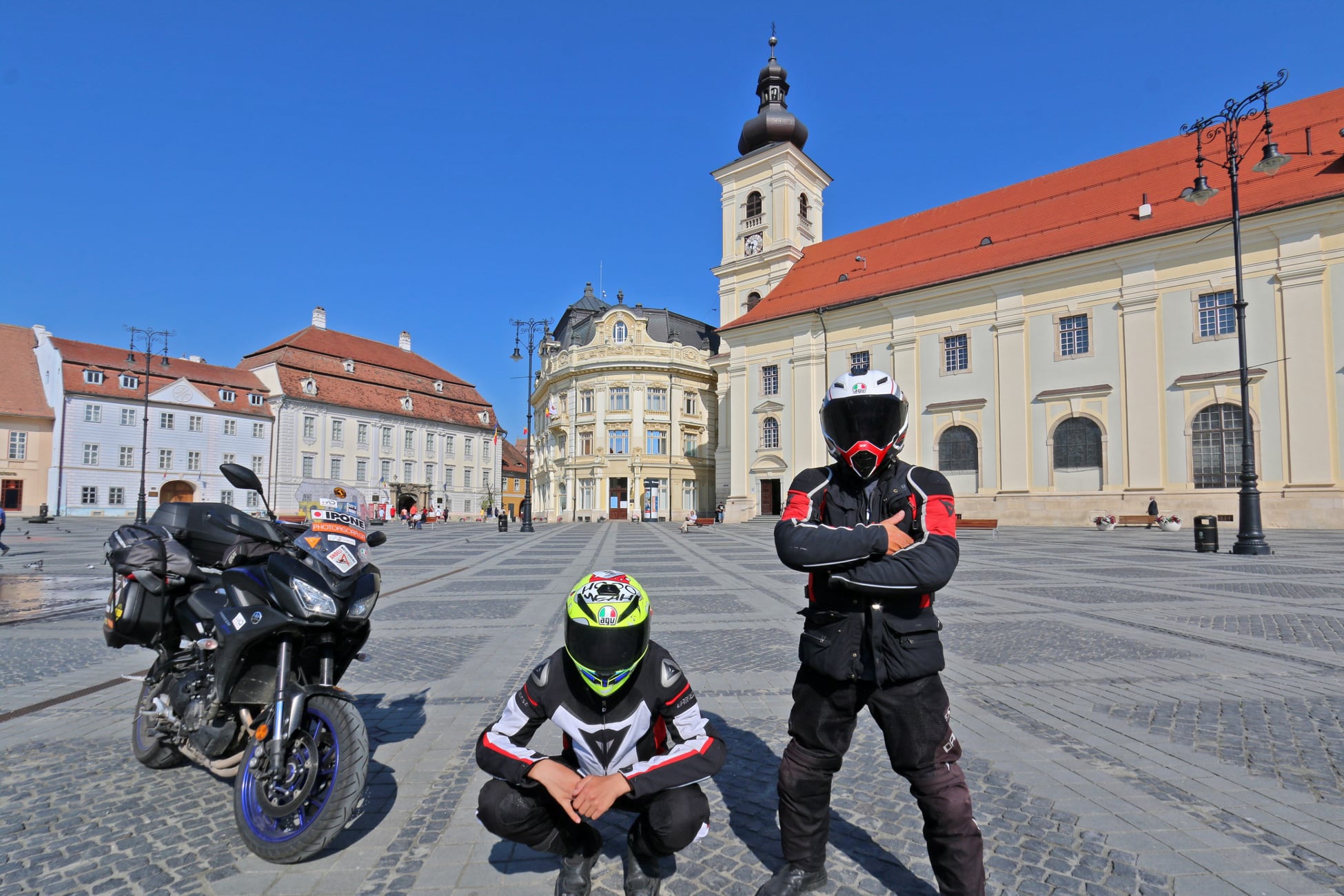 Unul din puținii turiști străini care ne-a vizitat în plină pandemie: Cel mai frumos oraș-monument al României se numește Sibiu