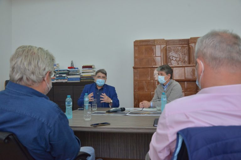 Primarul Brașovului s-a întâlnit cu Emil Hurezeanu pentru medierea unui parteneriat cu Sibiul