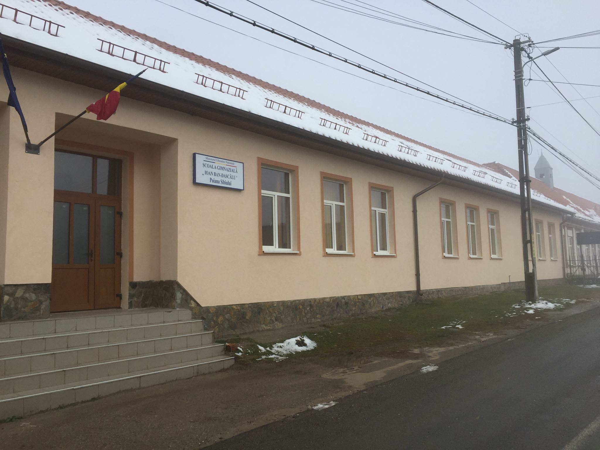 Sibiul mai are doar trei unități școlare cu toalete în curte și va rămâne cu ele