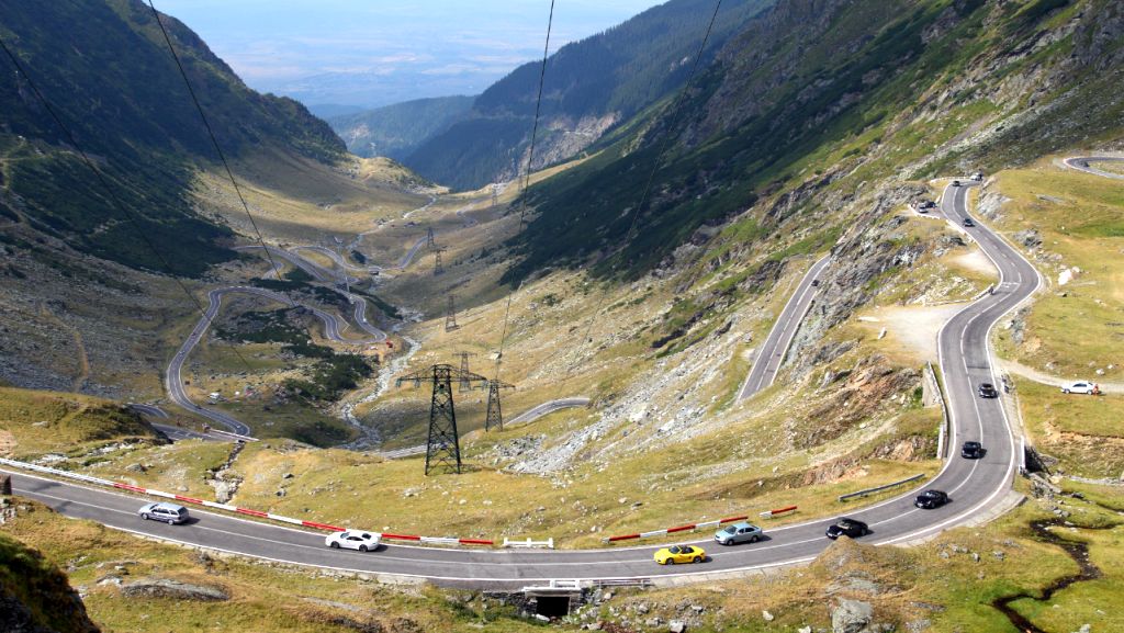 Accident violent pe Transfăgărășan: șofer decedat după ce a fost proiectat în afara mașinii