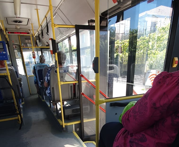 Intervenție SMURD pe Coposu după ce un bărbat ar fi căzut în autobuz