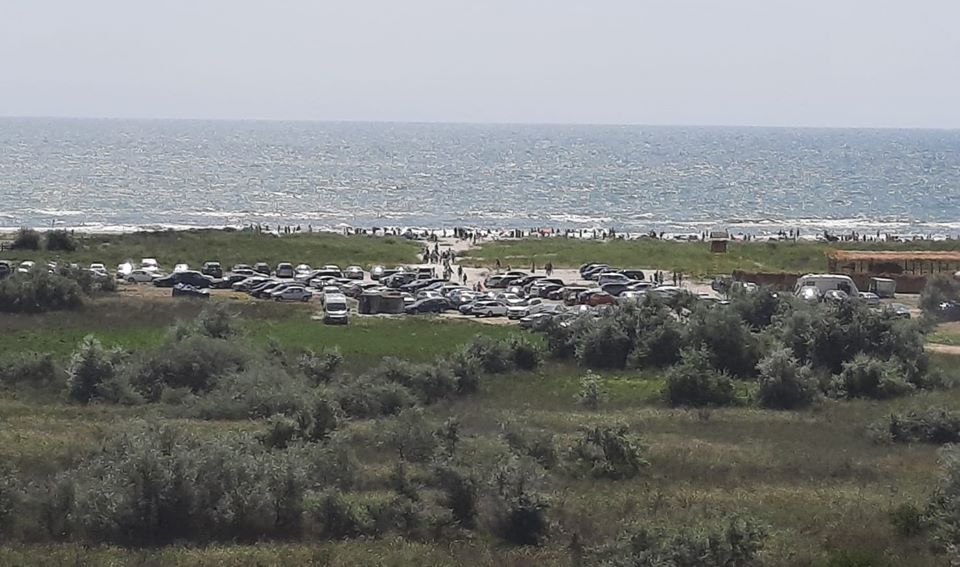 FOTO ARBDD: Dezastru pe plajele Vadu-Corbu, weekend-ul trecut