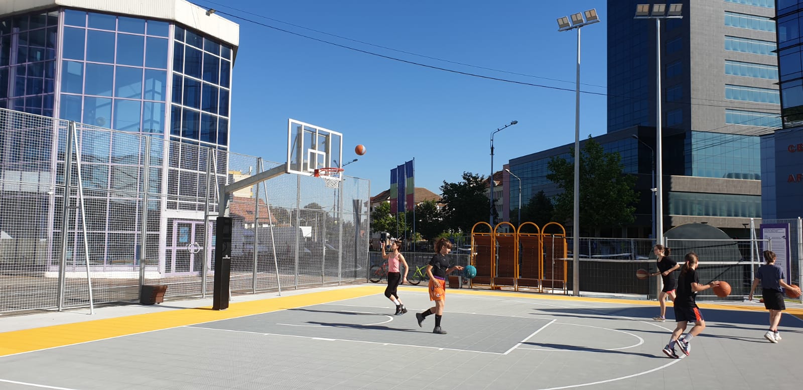 Sala Transilvania inaugurează terenul de baschet 3x3 „Elemer Tordai”