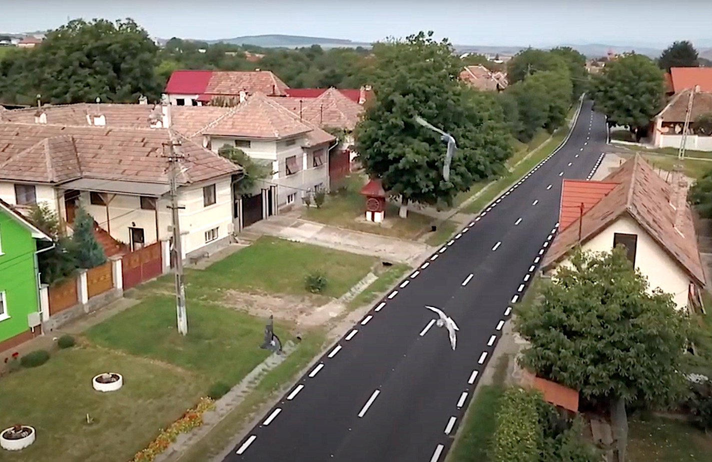 VIDEO Autoritățile promit anul acesta 50 de km de covoare asfaltice noi pe drumurile județene