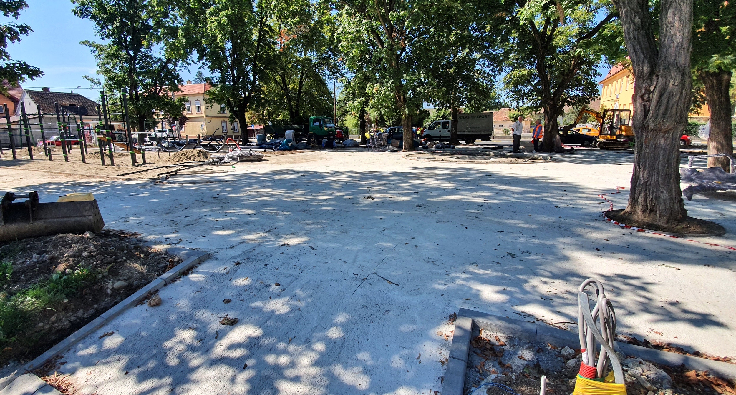 Explicația suprafețelor betonate în parcul din Piața Cluj: alei educative