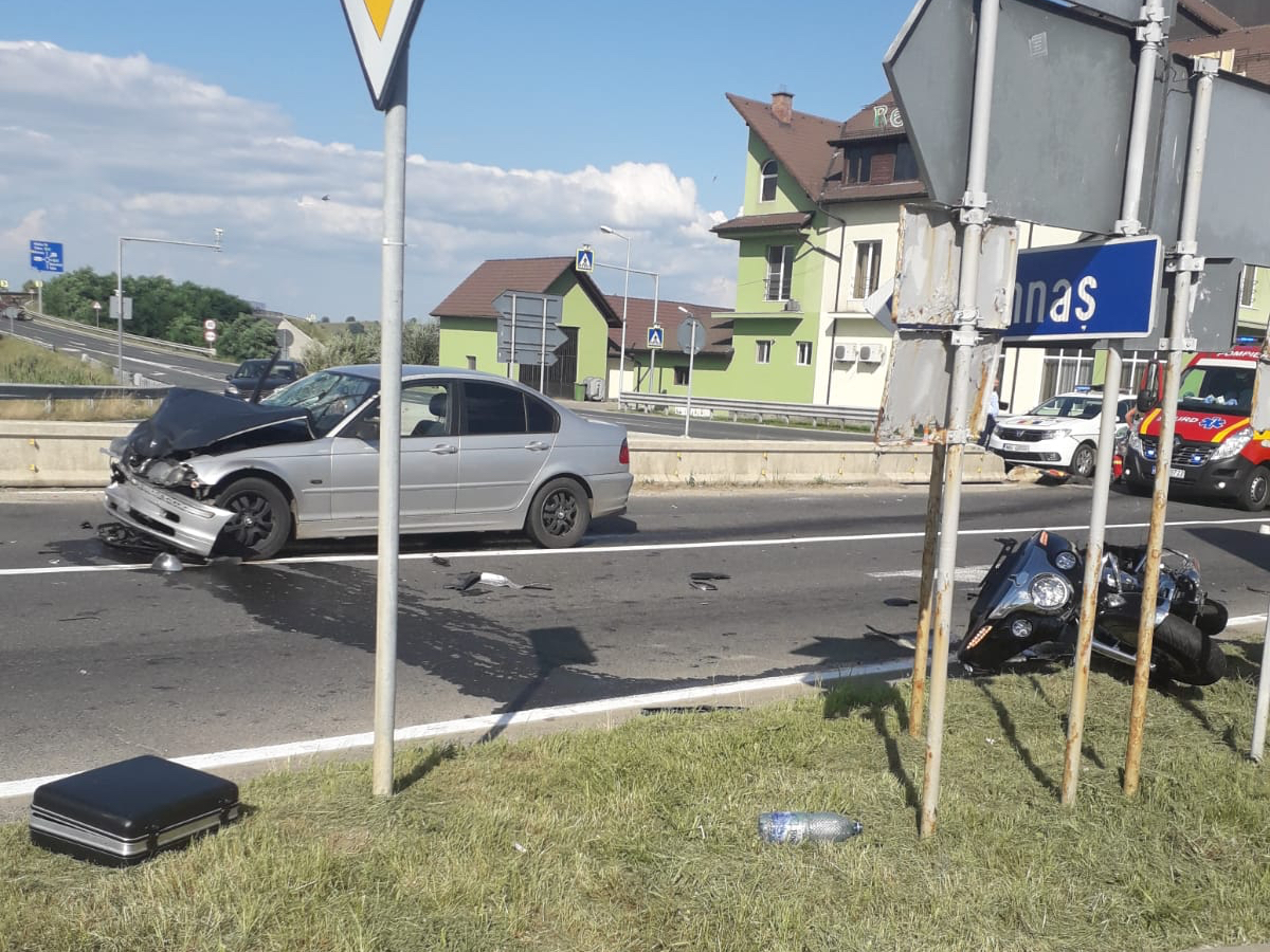 Accident grav la ieșirea de pe autostradă, la Săliște, provocat de un motociclist