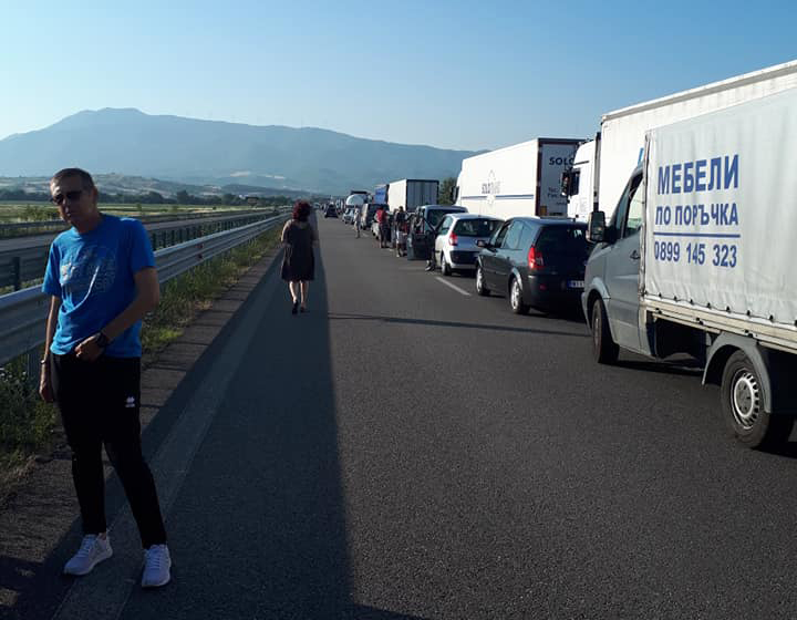 VIDEO Ministerul de Externe: În vama Kulata coada de mașini are 12 km și se așteaptă șase ore