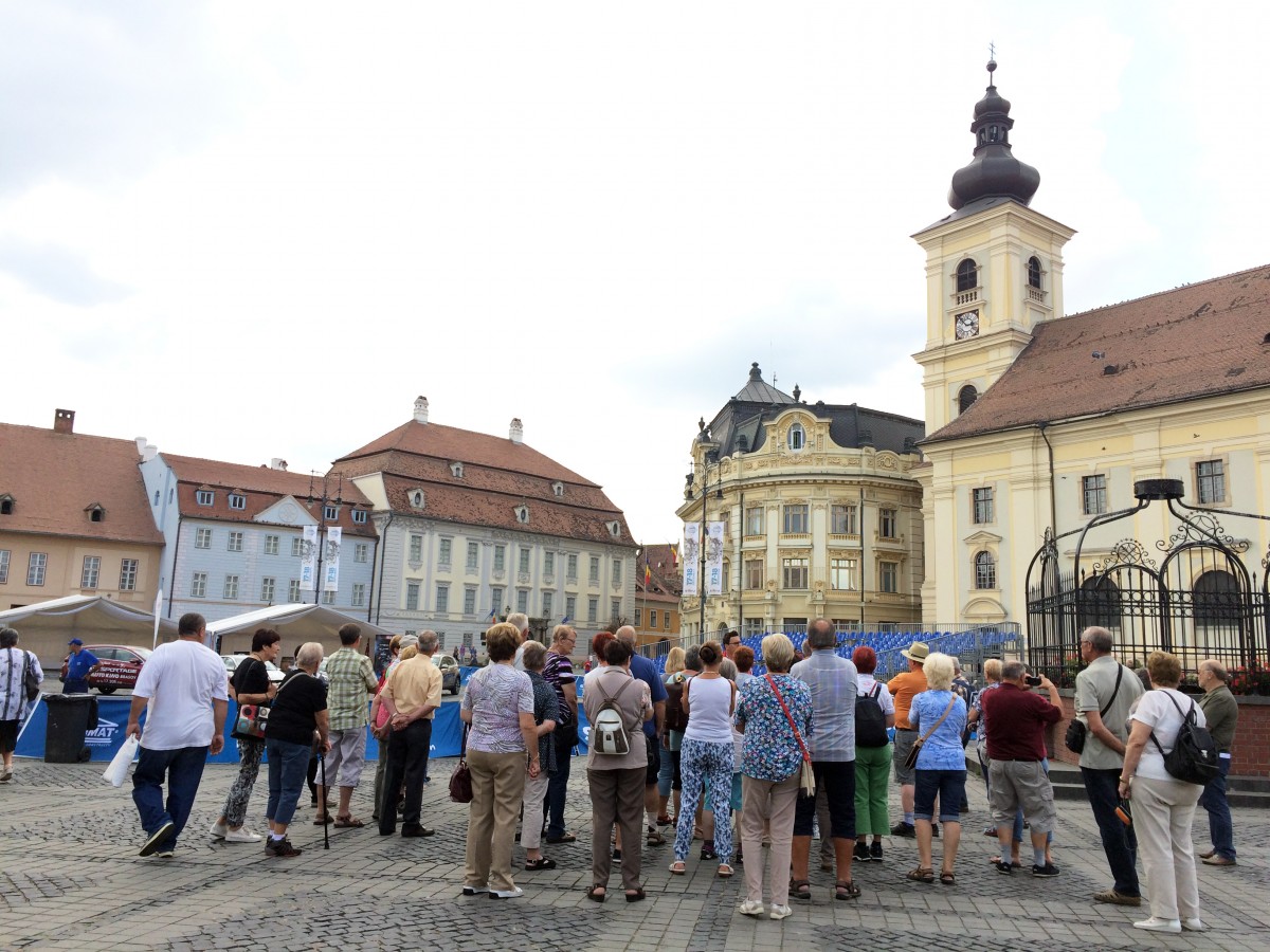 Nemții își reiau excursiile cu autocarele către Sibiu.  ”Purtați măștile peste gură și nas pe toată durata călătoriei”