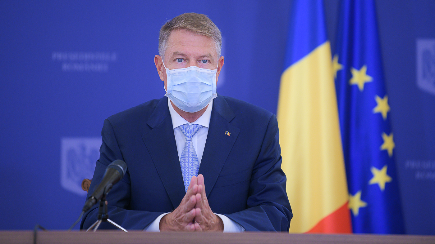 VIDEO Iohannis: purtaţi mască, păstraţi distanţa, ca să scăpăm de epidemie
