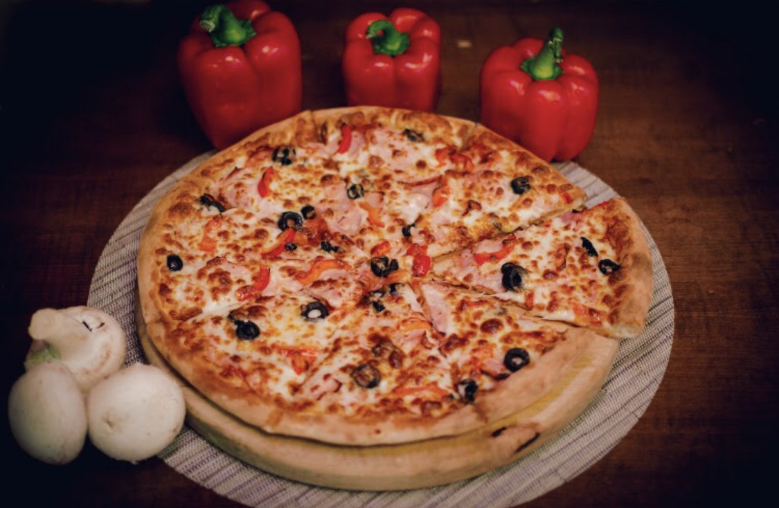 Proper pizza&pasta - singura pizzerie din Sibiu care pune la dispoziția clienților o bibliotecă