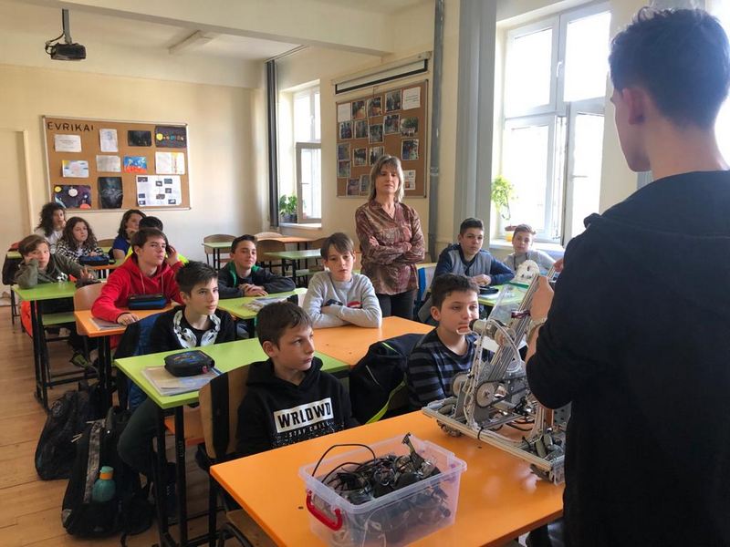 Proiectele Maratonului: elevii de la Brukenthal aleargă pentru robotică