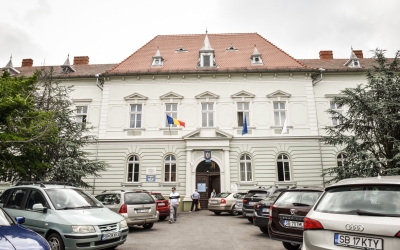 Primăria Sibiu primește cereri pentru acordarea tichetelor sociale elevilor  din medii defavorizate