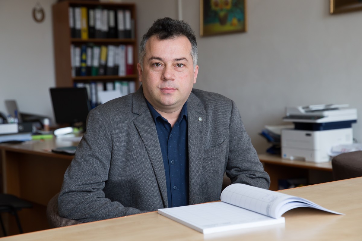 Șeful Inspectoratului Școlar candidează: Îmi doresc să fiu vocea care să facă auzite problemele elevilor