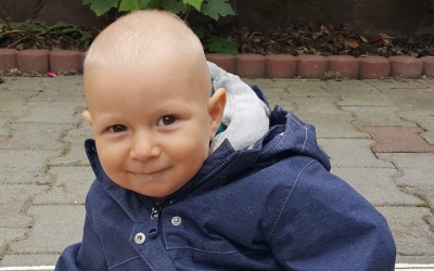 Efrem, un copil de 3 ani din Sibiu, are nevoie de un tratament costisitor nedecontat de Casa de Asigurări