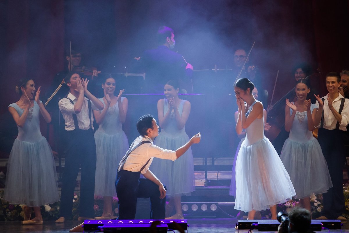 Cerere în căsătorie pe scena Teatrului de Balet Sibiu - FOTO