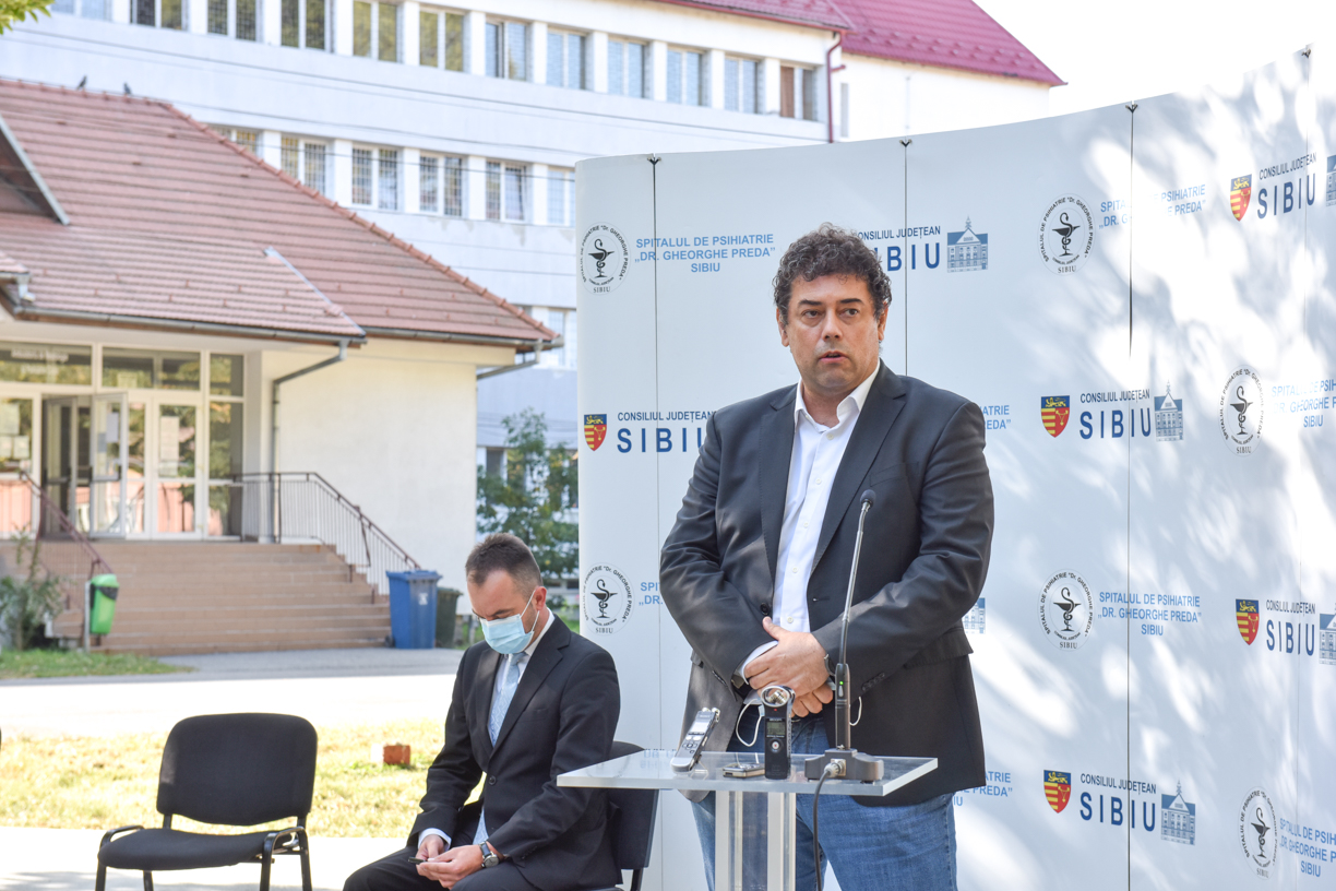 Decanul facultății de medicină din Sibiu, vindecat de Covid: „Nu trebuie să avem nicio psihoză, dar nu este o glumă”