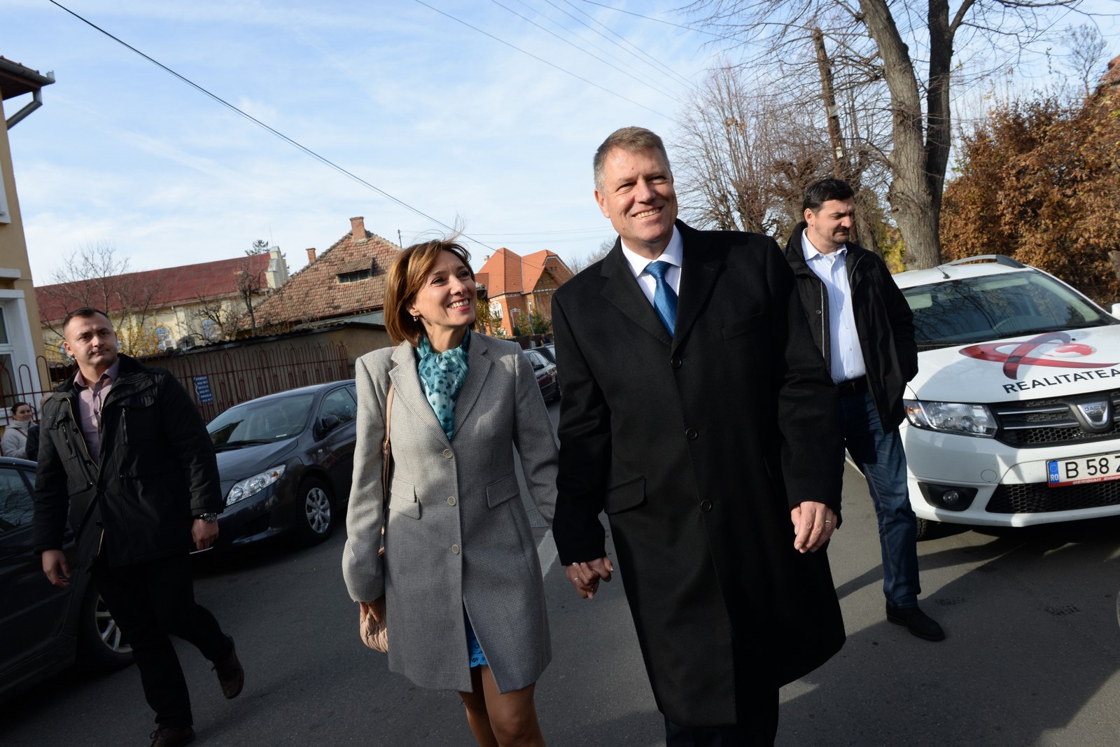 Iohannis: soția mea, Carmen, s-a bucurat foarte mult că a reînceput școala