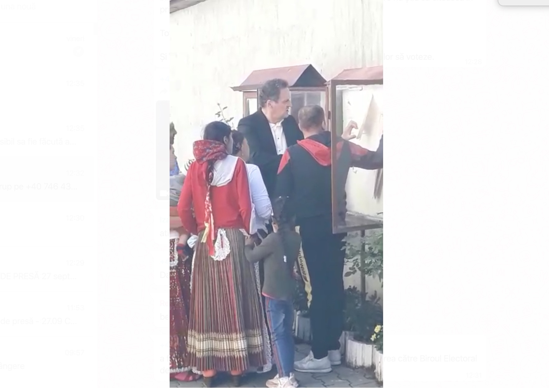 VIDEO Primarul din Șeica Mare, acuzat că le arată oamenilor cu cine să voteze. ”Sunt la al patrulea mandat, nu fac acum prostii””