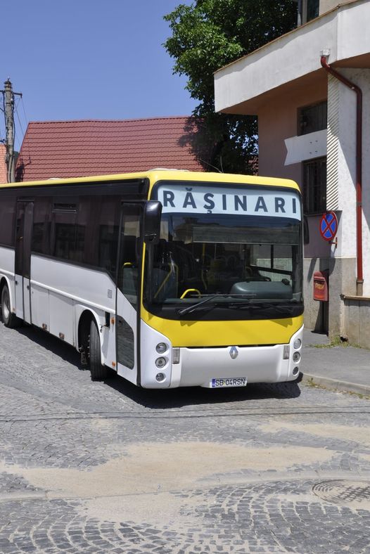 Abonamente gratuite la autobuz pentru elevii de liceu din Rășinari