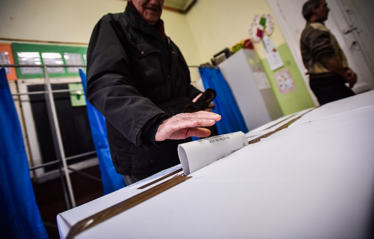 Alegeri locale. BEC: alegătorul cu act expirat de identitate în perioada 1 martie - 27 septembrie poate vota
