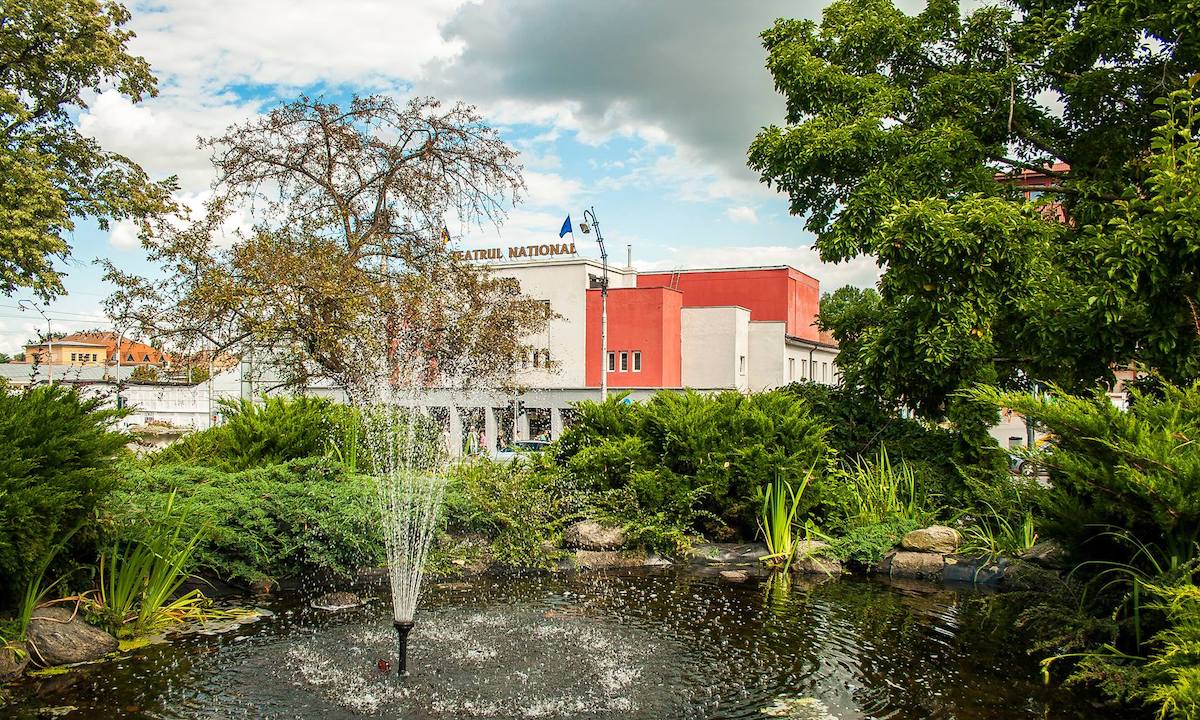 Teatrul Radu Stanca redeschide spațiile de joc indoor, de mâine. Programul spectacolelor