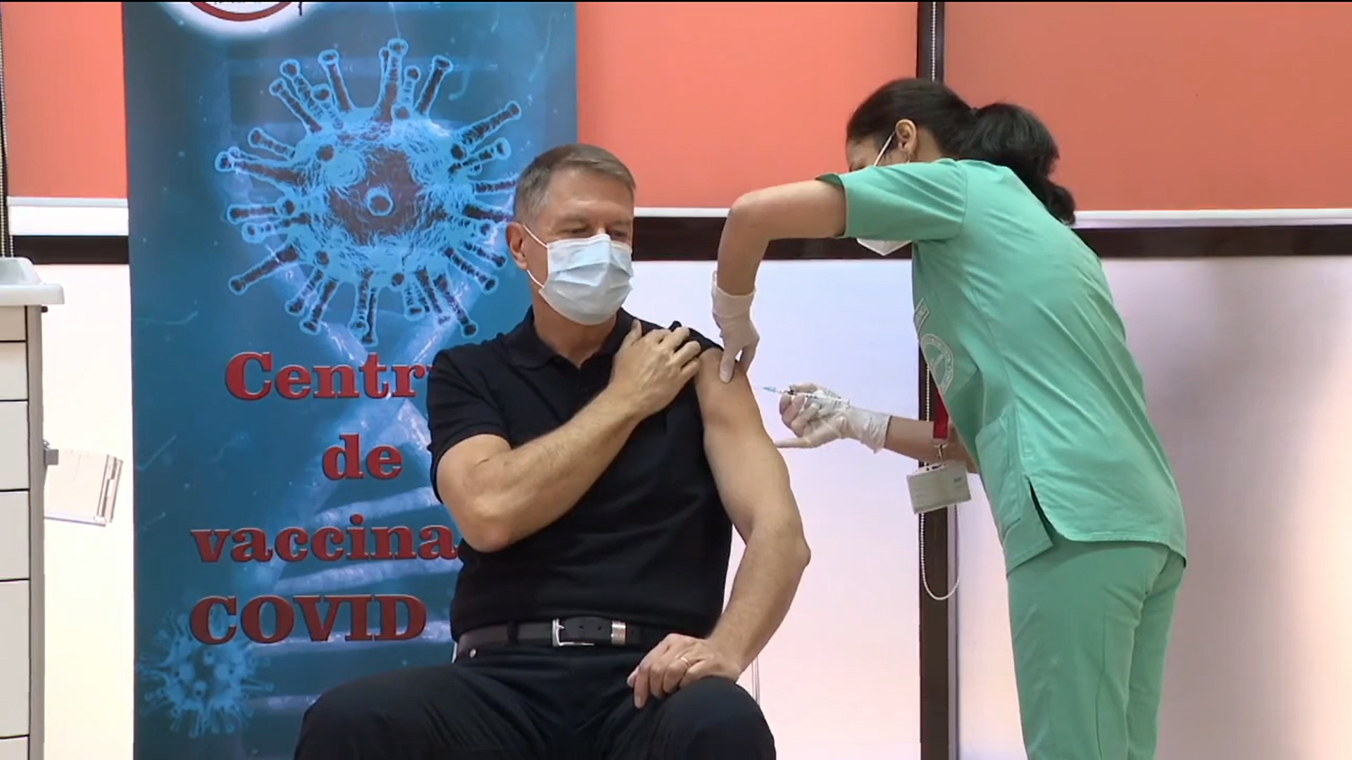 VIDEO Iohannis s-a vaccinat anti-COVID