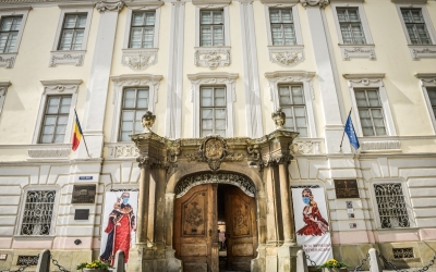 Concurs de proiecte pentru pentru Statuia Baronului Brukenthal din Piața Mare
