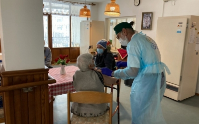 „Pentru noi vaccinul acesta înseamnă libertate”. Vârstnicii de la Carl Wolff și Maria Theresia au fost vaccinați anti Covid 19
