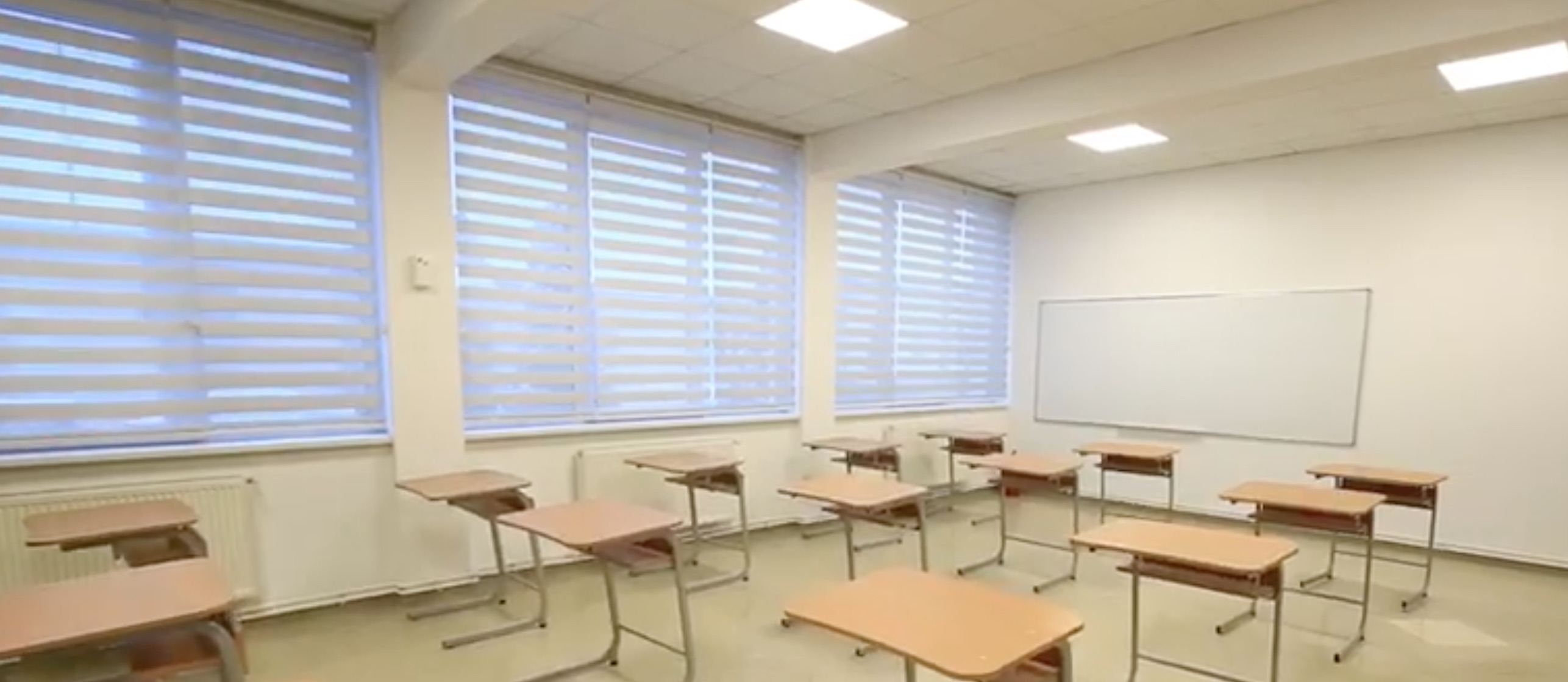 VIDEO Sediul primăriei, transformat în școală. Sală de sport și nouă săli de clasă noi, în Șelimbăr