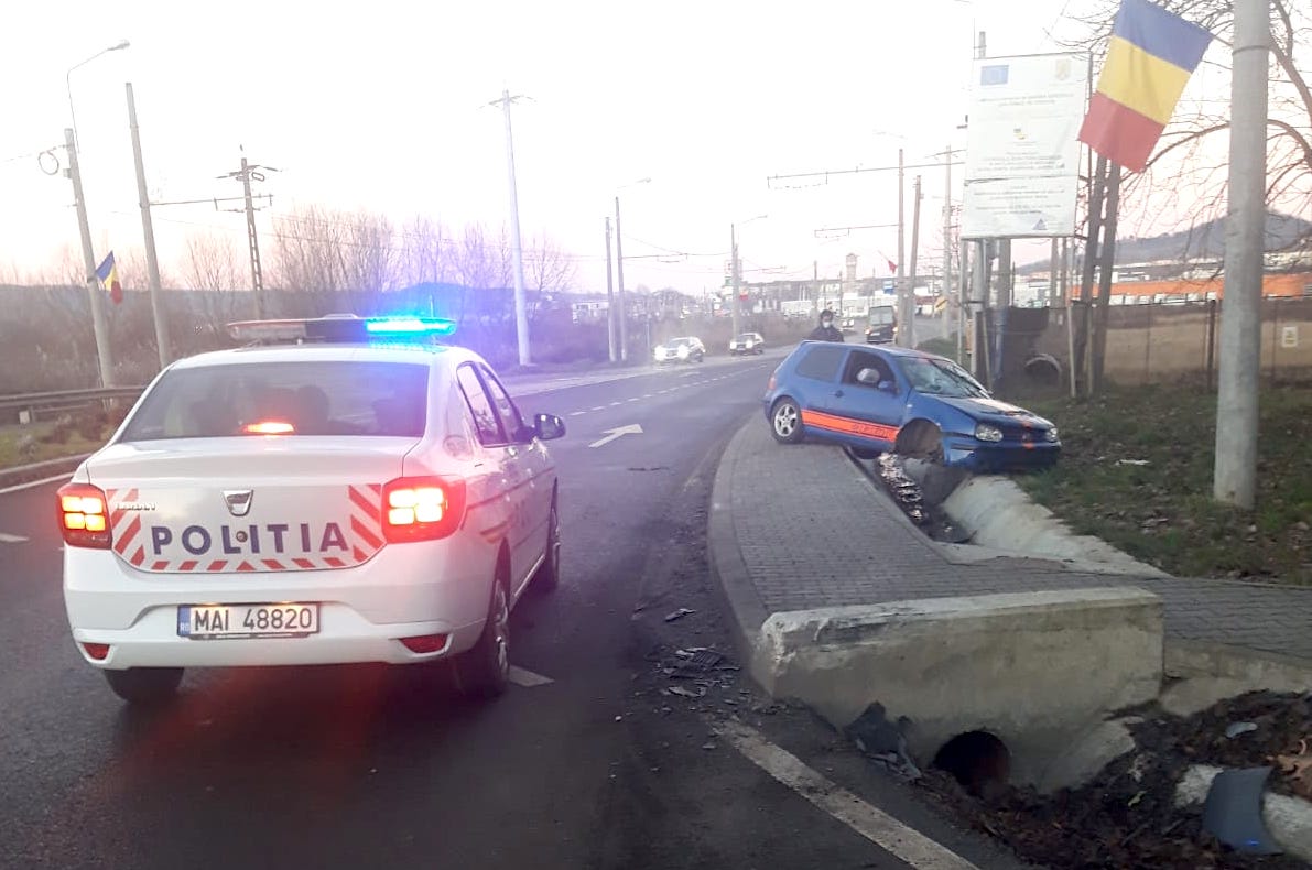 Băut, la volan: s-a oprit în primul cap de pod de la intrarea în oraș