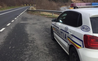 Șofer prins de poliție în timp ce conducea cu 129 km/h, pe Valea Oltului