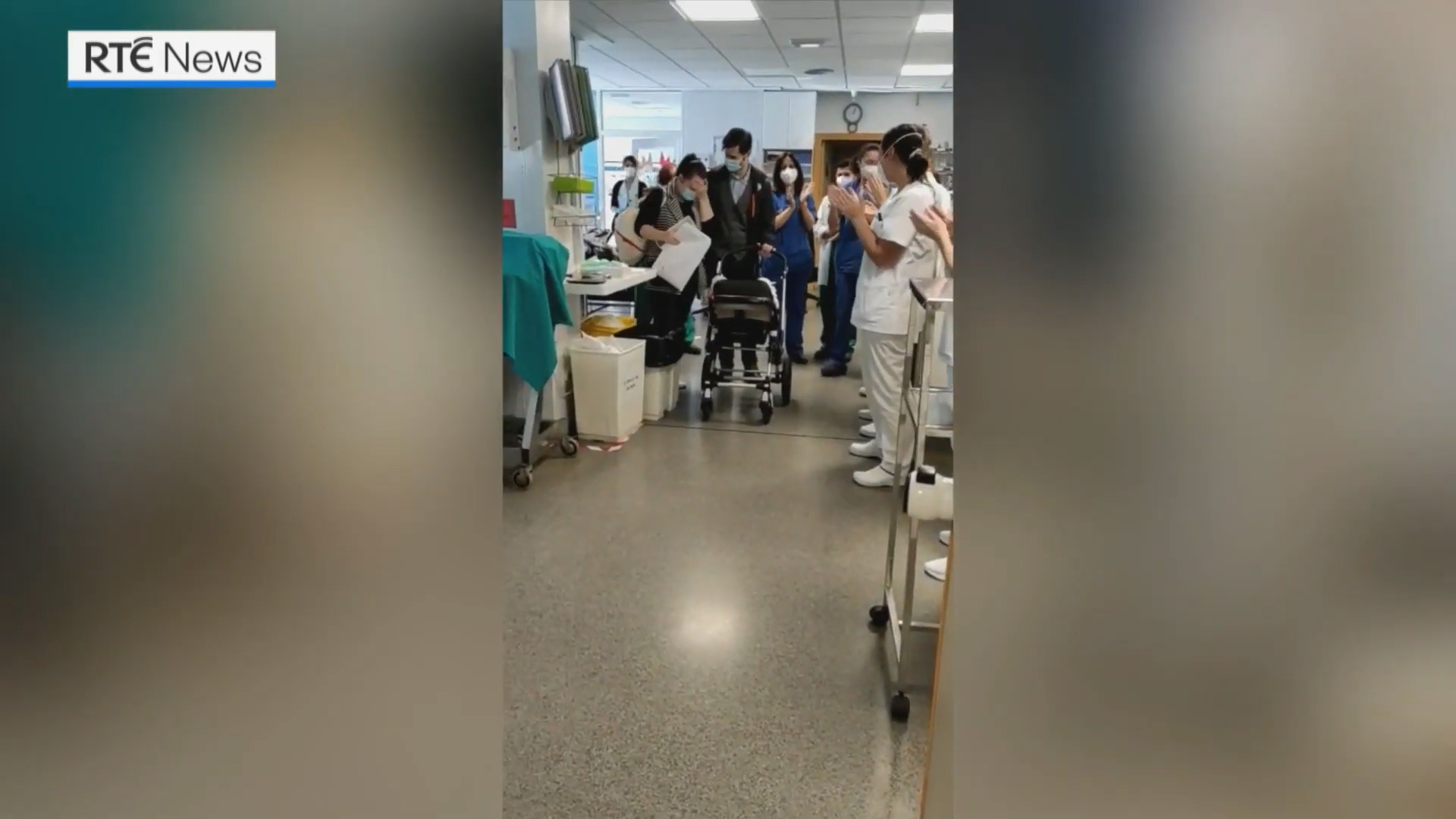 VIDEO Un bebeluș de origine română s-a vindecat de Covid după 70 de zile la terapie intensivă, în Spania. Petru a părăsit spitalul în aplauze