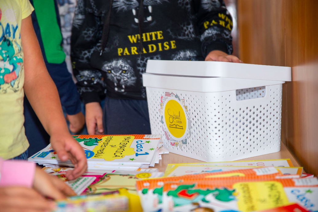 Donații de cărți pentru copiii de la școala din Porumbacu de Sus