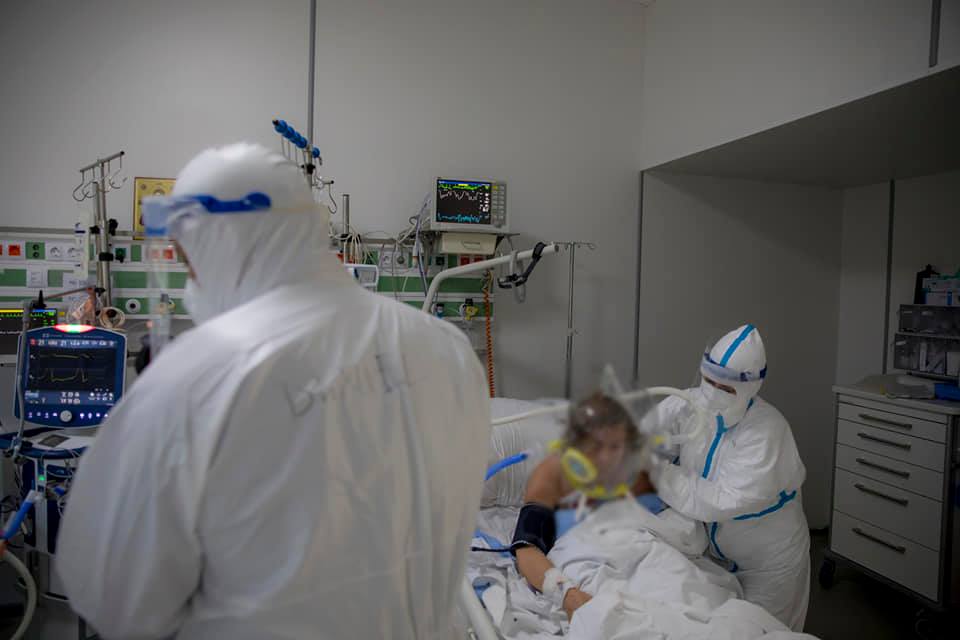 Tragedie în Giurgiu: mamă, tată și fiu, morți de Covid în aceeași zi. Toți trei erau nevaccinați