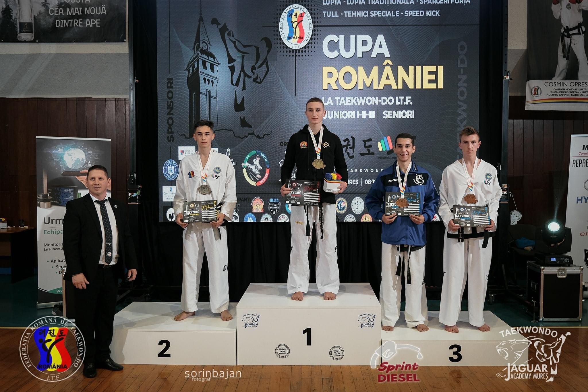Doi sportivi de la Puma Sibiu se pregătesc pentru competiții europene de Taekwon-do. „M-am îndrăgostit de acest sport, la opt ani”