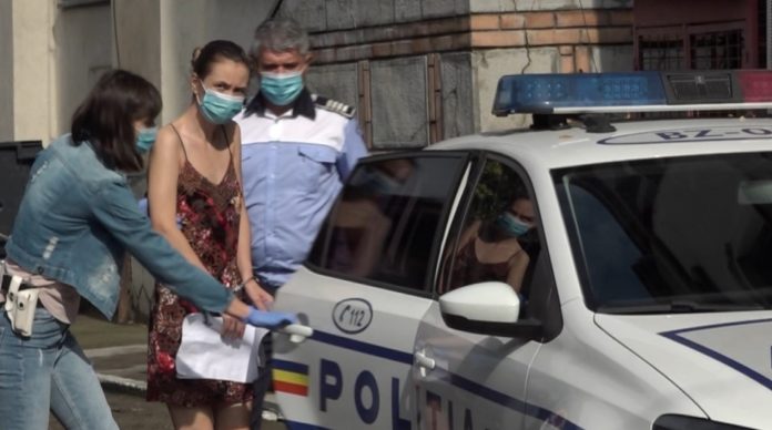 9 ani de închisoare cu executare pentru tânăra din Buzău care a lovit intenționat cu mașina un polițist