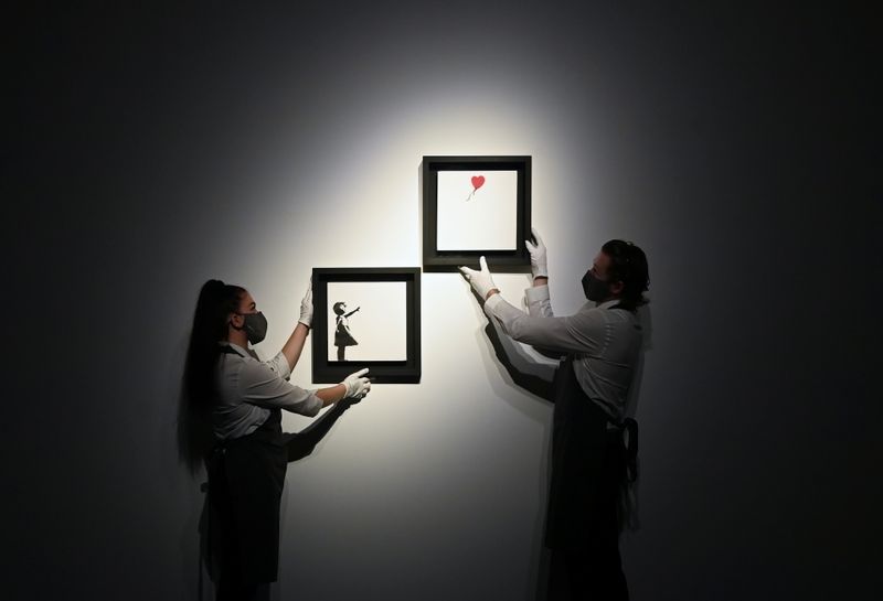 Dipticul ''Girl With Balloon'', de Banksy, scos pentru prima dată la licitaţie în octombrie