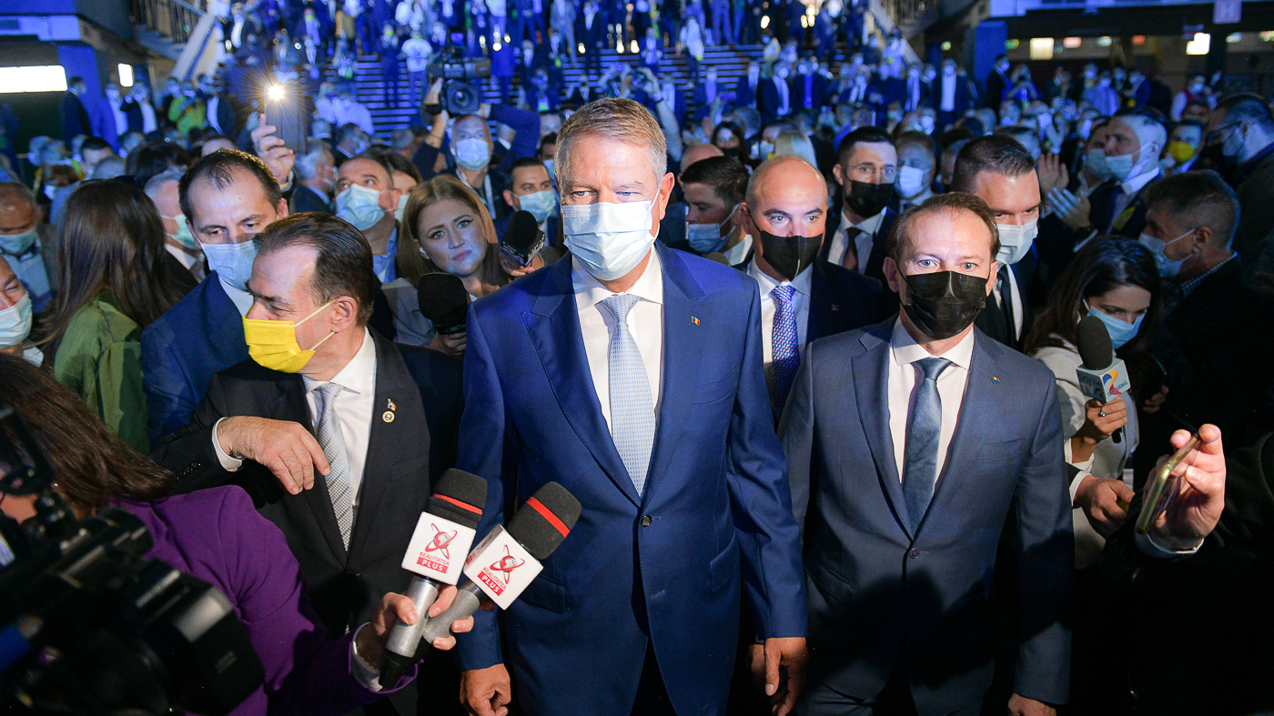 Scrisoare deschisă a 19 medici către Iohannis și guvernanți: „deconectați deciziile medicale epidemiologice de decizia politică”