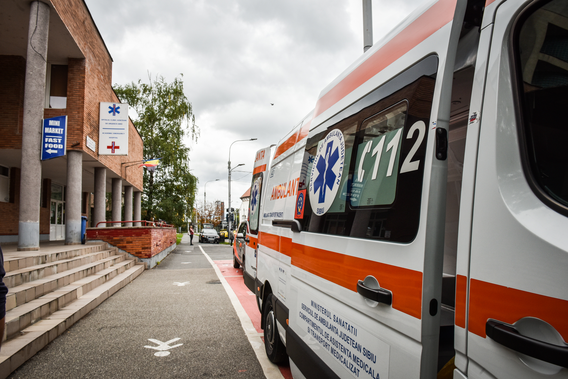 Ambulanța Sibiu a ajuns până la 500 de deplasări pe zi. ”Și nu știm dacă suntem măcar aproape de vârf”