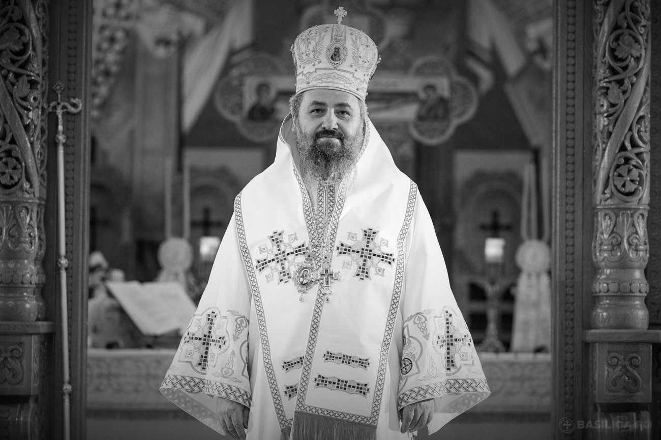 Episcopul Devei şi Hunedoarei a murit în urma infectării cu SARS-CoV-2. Avea plămânii afectaţi în proporţie de 85%