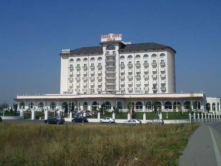 Un medic a murit după ce a căzut de la etajul 5 al unui hotel din Cluj