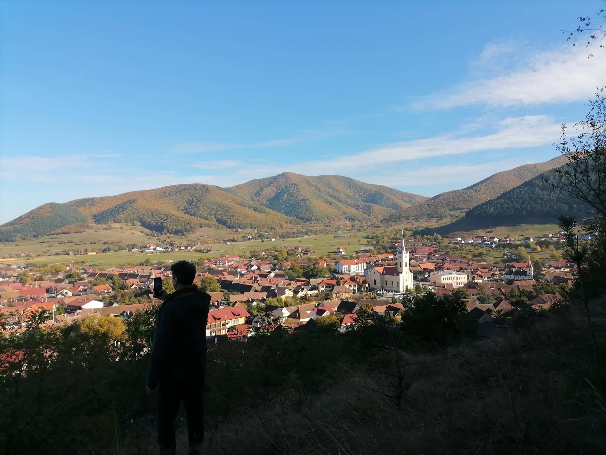 La pas, prin Gura Râului