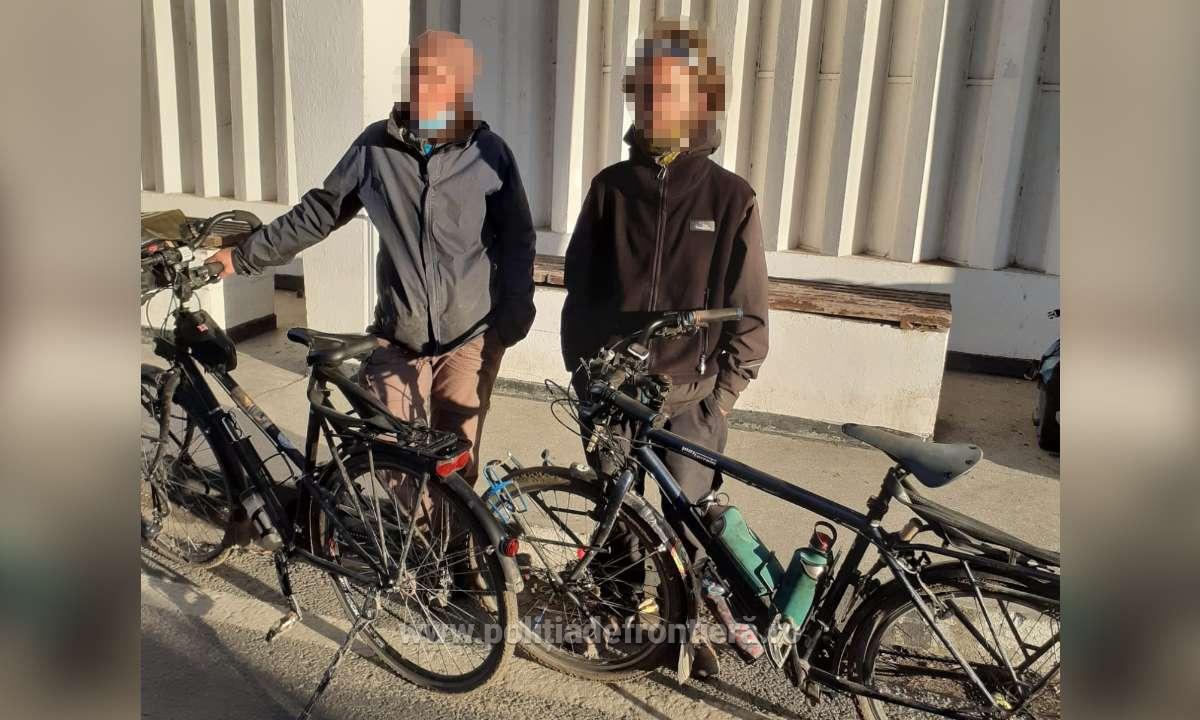Doi francezi au vrut să treacă ilegal granița spre Bulgaria, pe biciclete, pentru că nu aveau certificat Covid