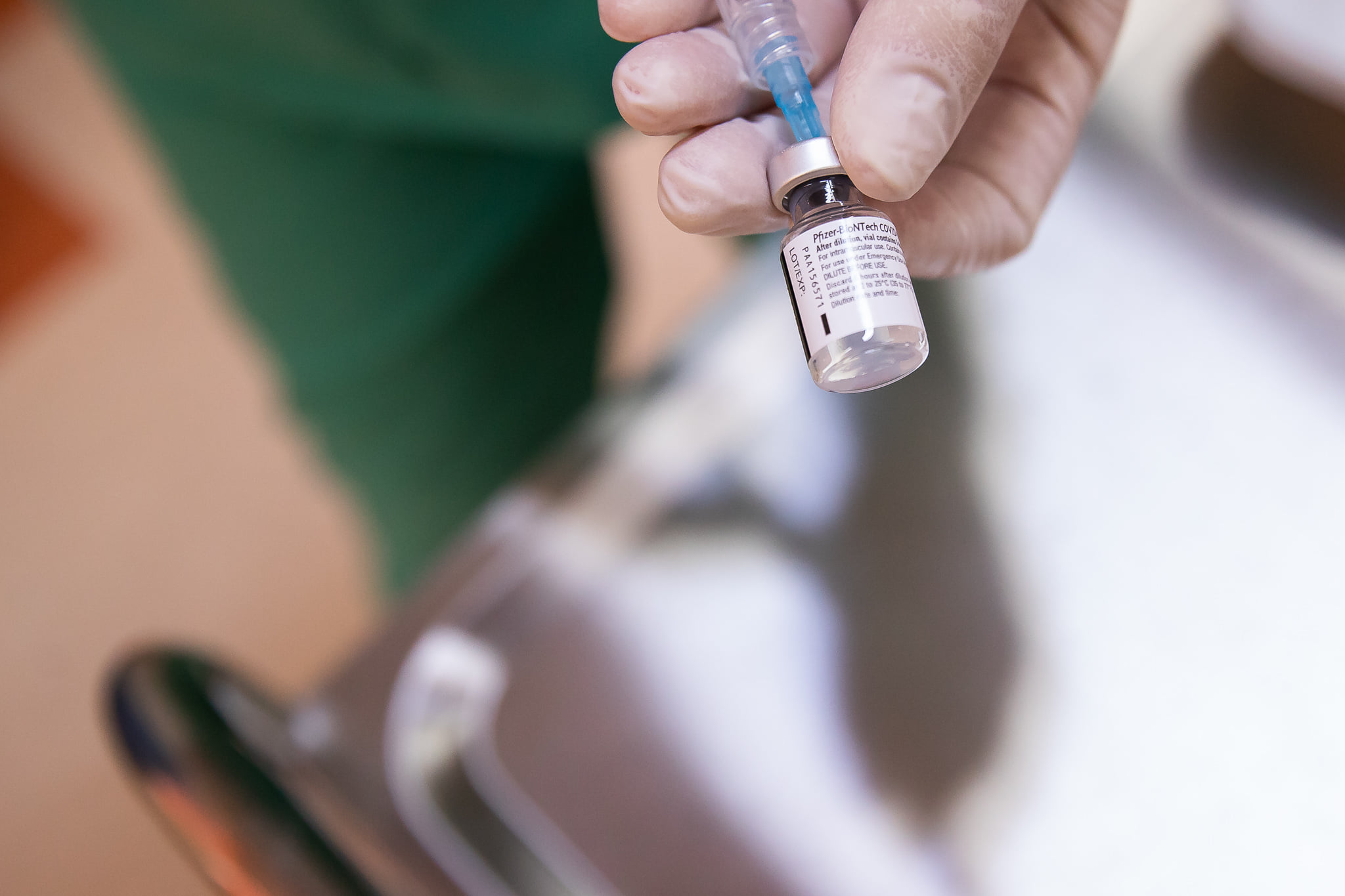 Studiu: vaccinul Pfizer, eficace împotriva formelor grave timp de cel puţin şase luni