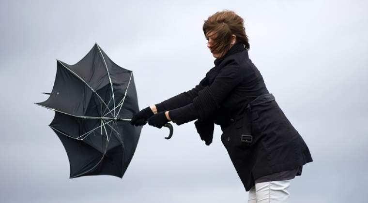 ACTUALIZARE - Meteorologii prelungesc codul galben de vânt puternic și extind zona afectată