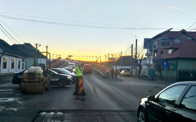 Video: Cozi de mașini din Gușterița până la Cazarma 90. „Noaptea nu putem așterne asfalt”
