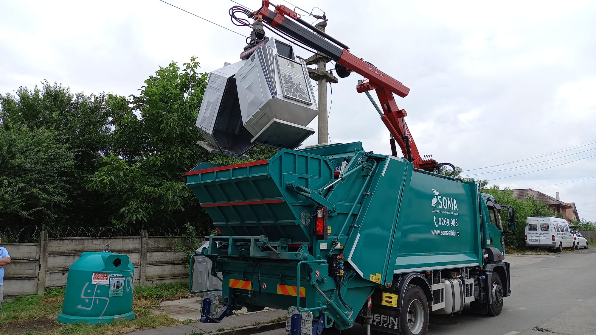 Primăria Sibiu ajunge anul acesta la 16 platforme inteligente de gunoi amplasate. Sibienii tot amestecat aruncă