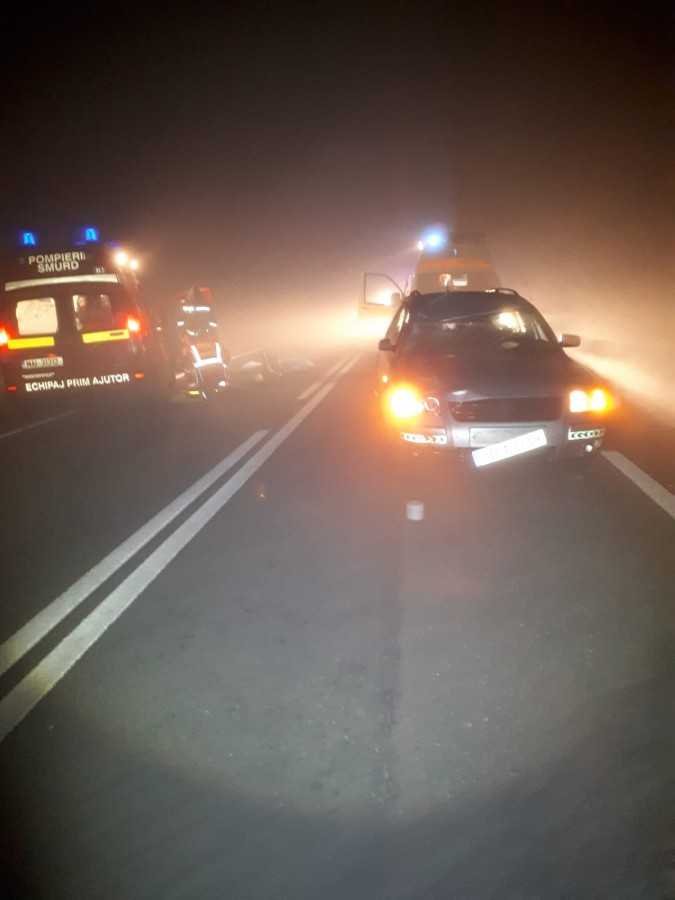 Accident cu un tractor și două mașini. Toate mergeau în aceeași direcție